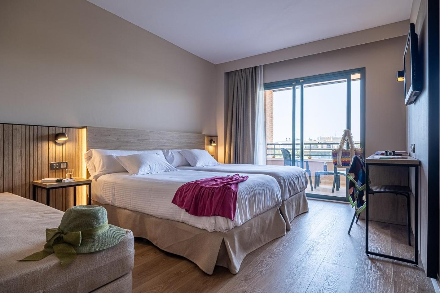 Hotel California Palace Salou Bagian luar foto